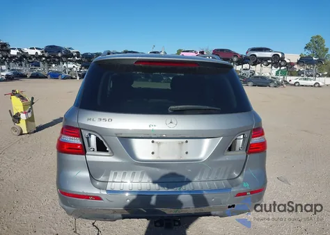 2015 Mercedes-Benz Ml 350 z USA, uszkodzony, nr VIN 4JGDA5JB9FA598759